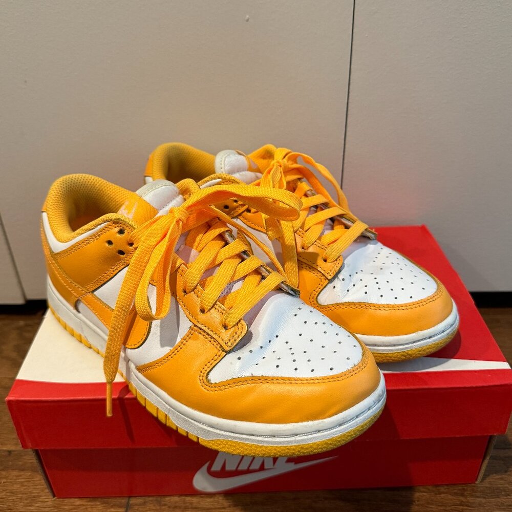 Nike Women's Yellow and White Sneakers